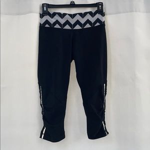 Women’s Lululemon Cropped Leggings!